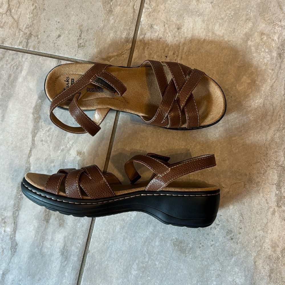 NEVER WORN Clark’s Sandals